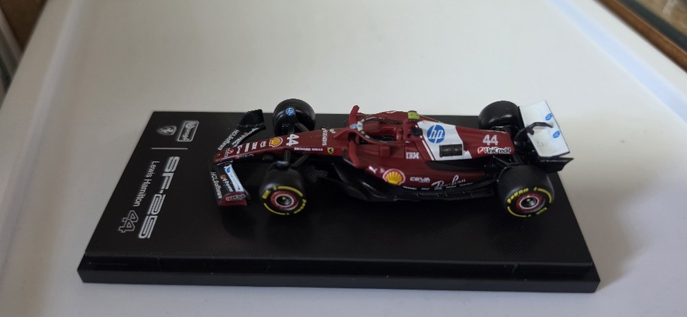 브라고 1:64 프리미엄 F1 모형 미니카 프리휠 아크릴케이스 구매 후기 이미지